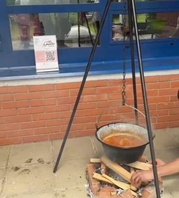 Natjecanje u prigotovljavanju jela na otvorenoj vatri